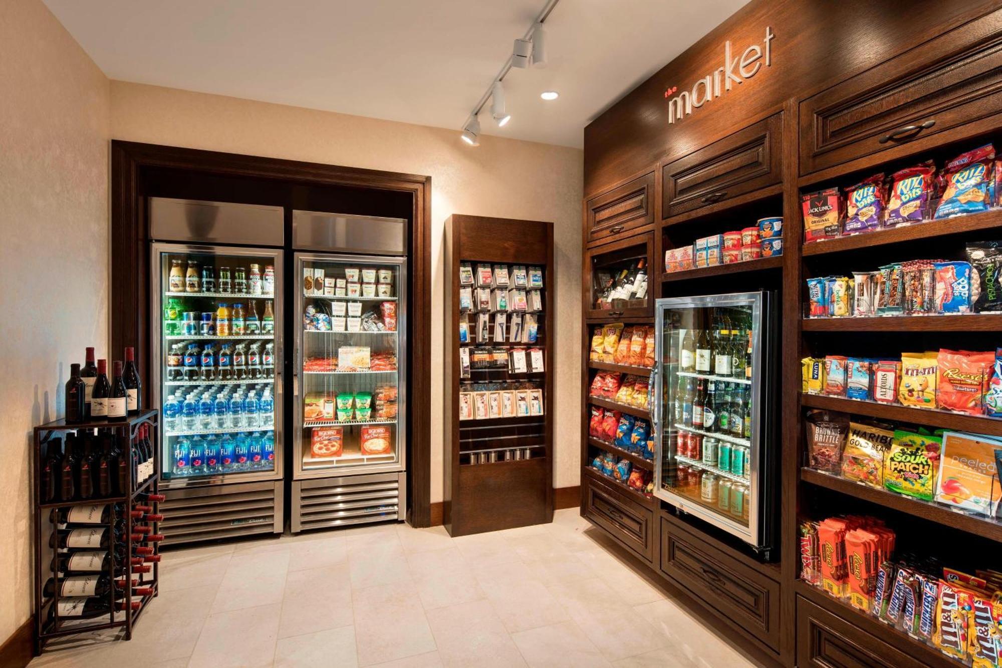 By Marriott Goleta Hotel 3*