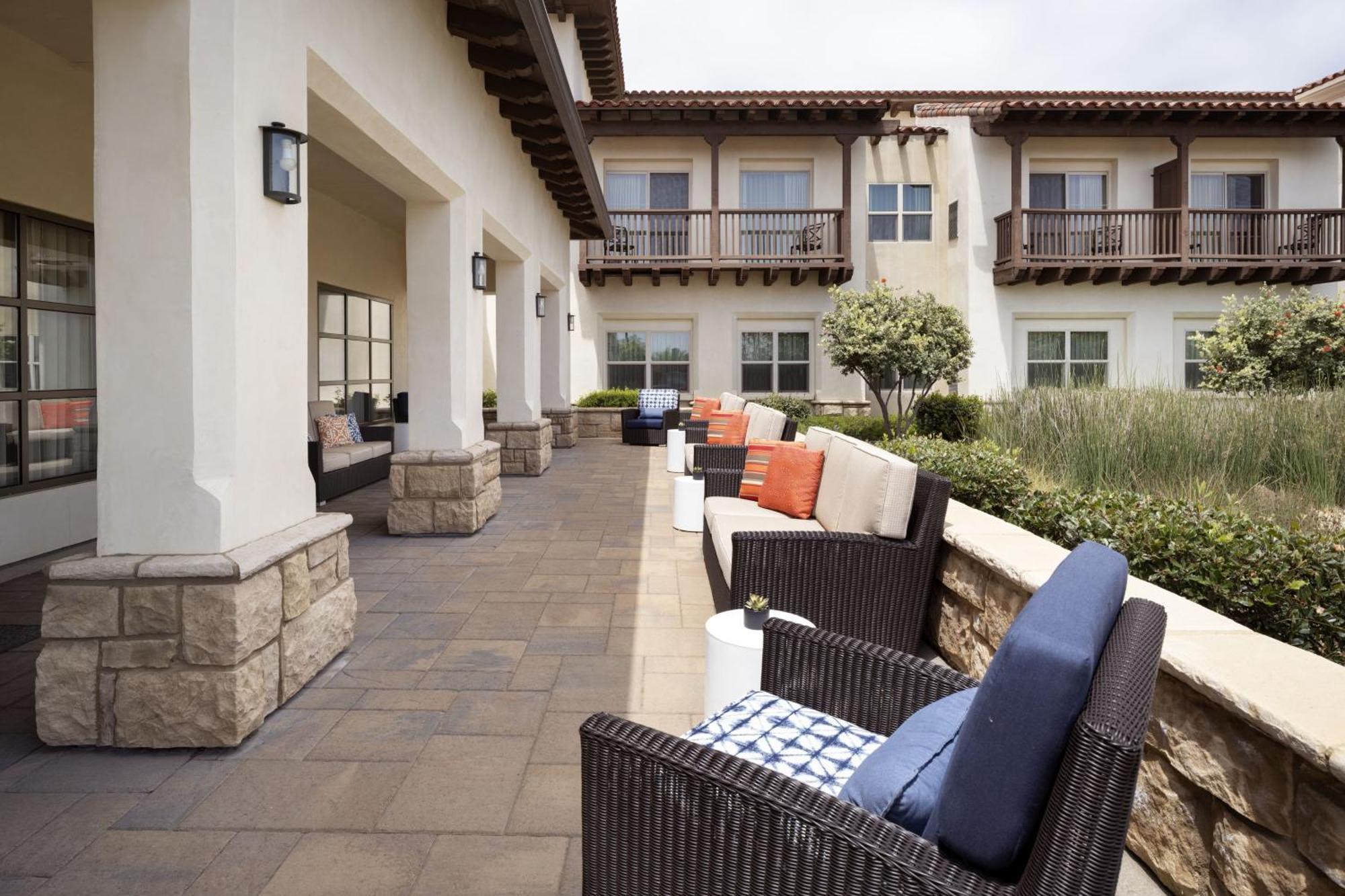 Hotel By Marriott Goleta 3*